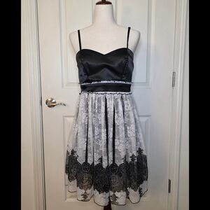 Y2K Studio Y Black & White Lace Sleeveless Dress